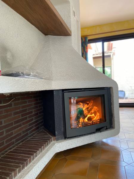 Réalisation et mise en service de l'insert à bois panoramique, Contura i5